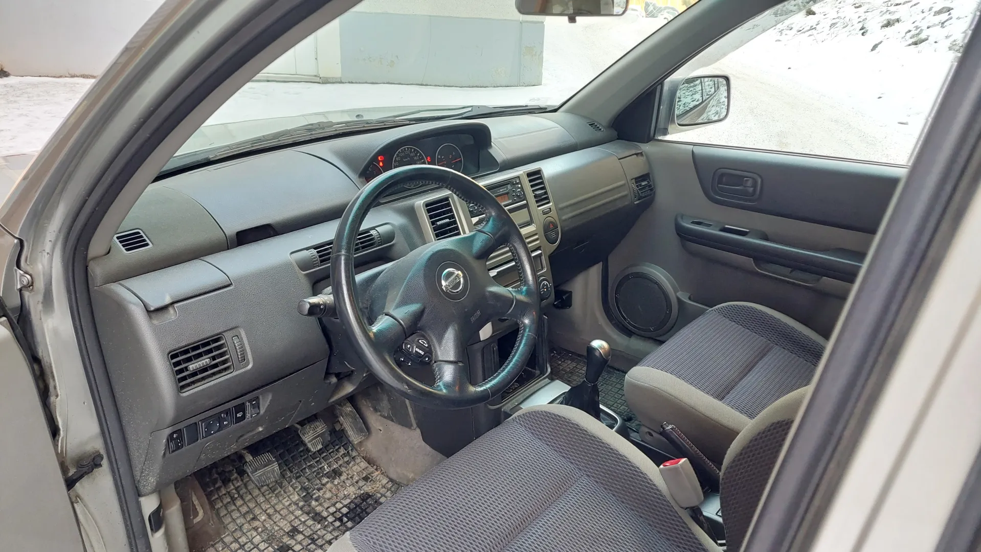 NISSAN X-Trail GHO-914 carousel image