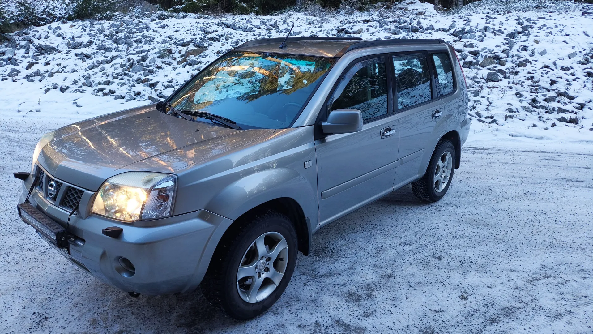 NISSAN X-Trail GHO-914 carousel image