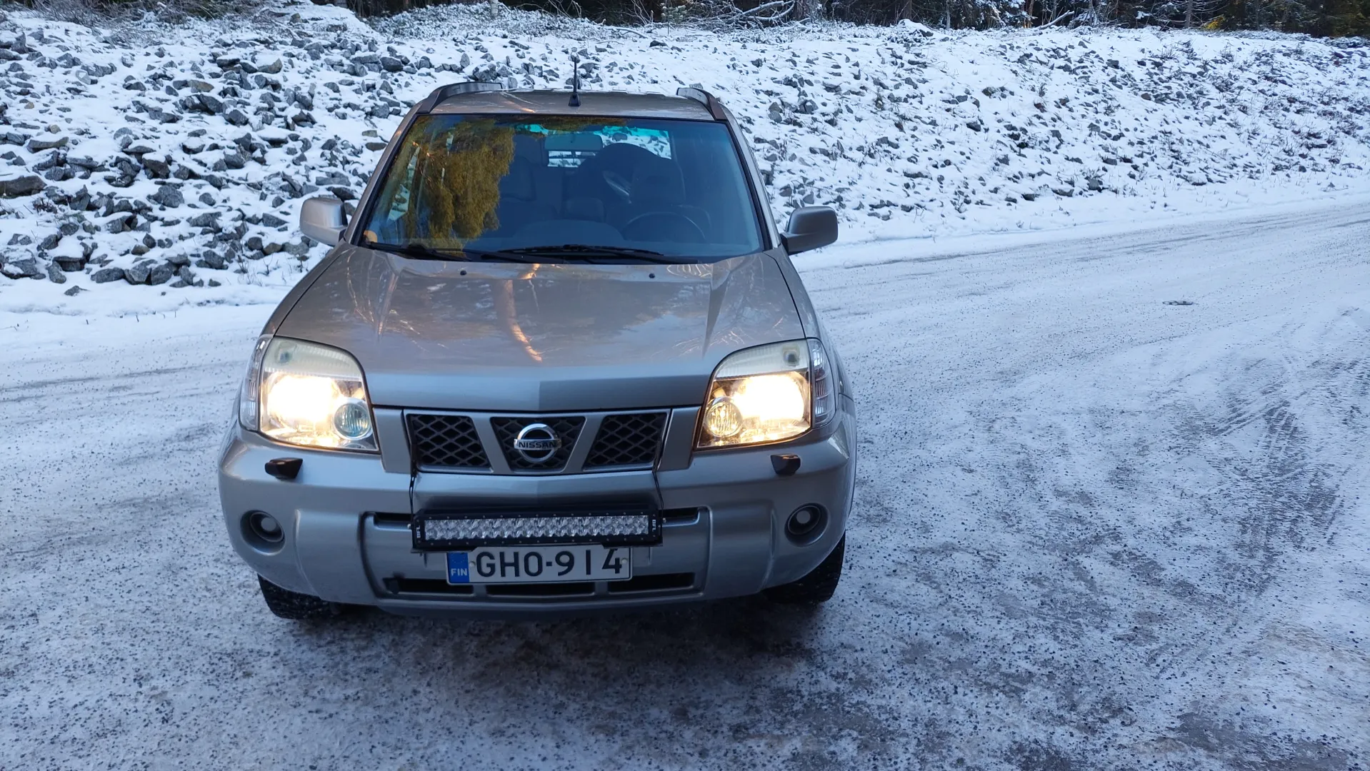 NISSAN X-Trail GHO-914 carousel image