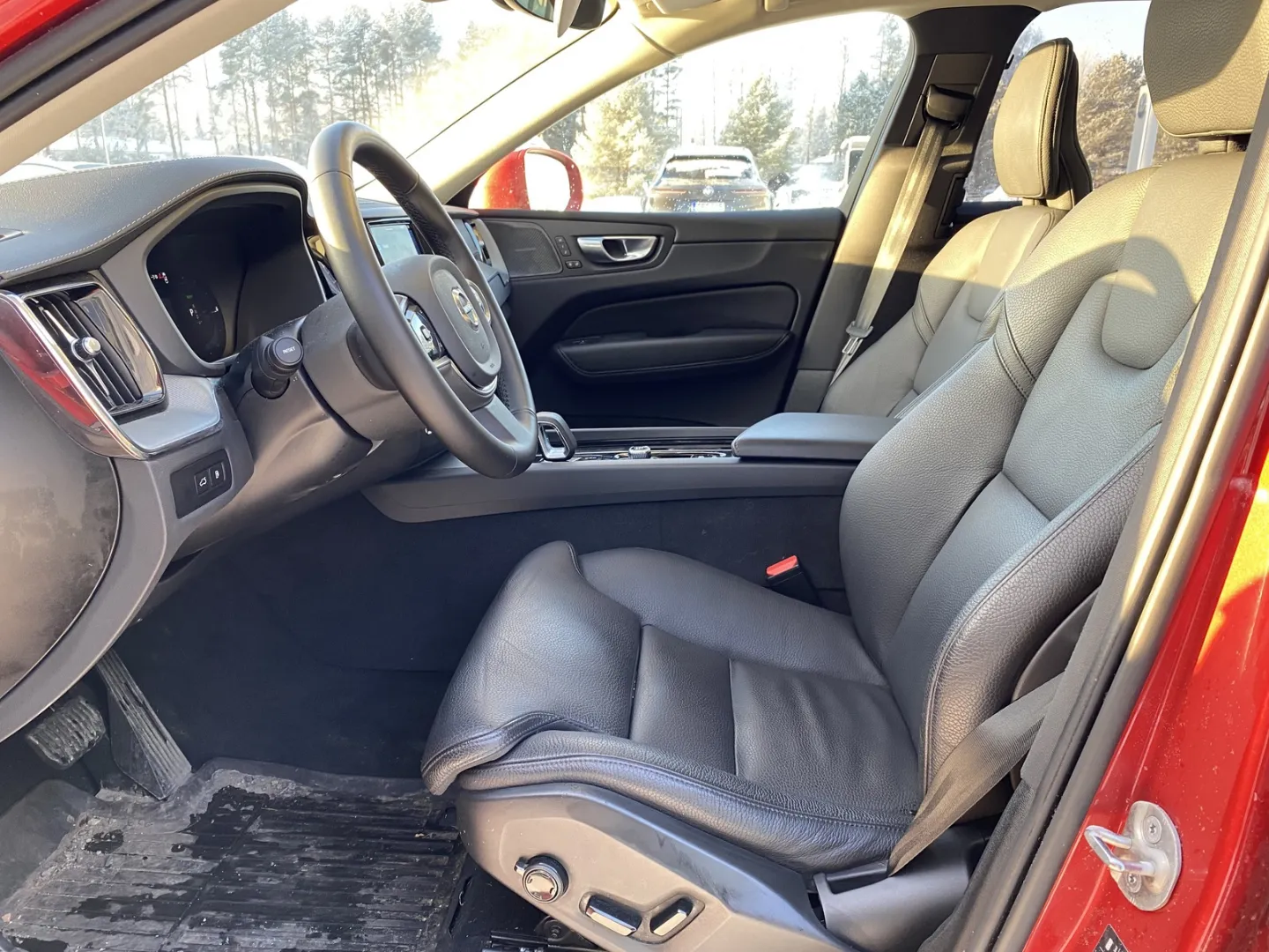 Volvo XC60 NNM-777 carousel image