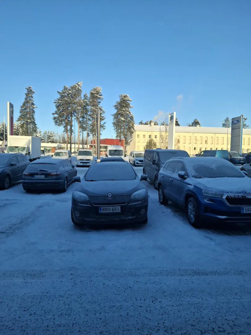 Renault Megane RRU-451 carousel image