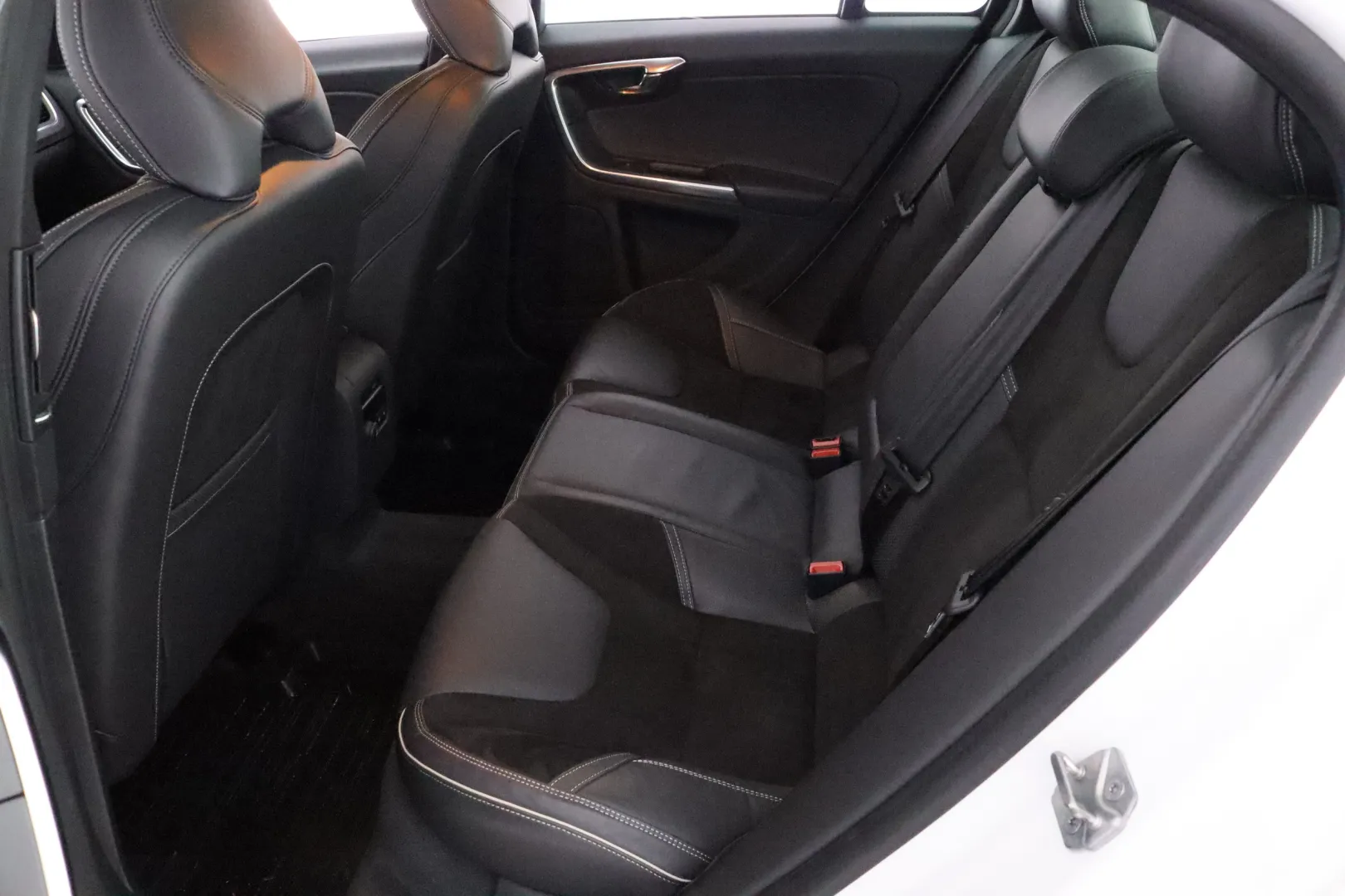 VOLVO S60 JKU-251 carousel image