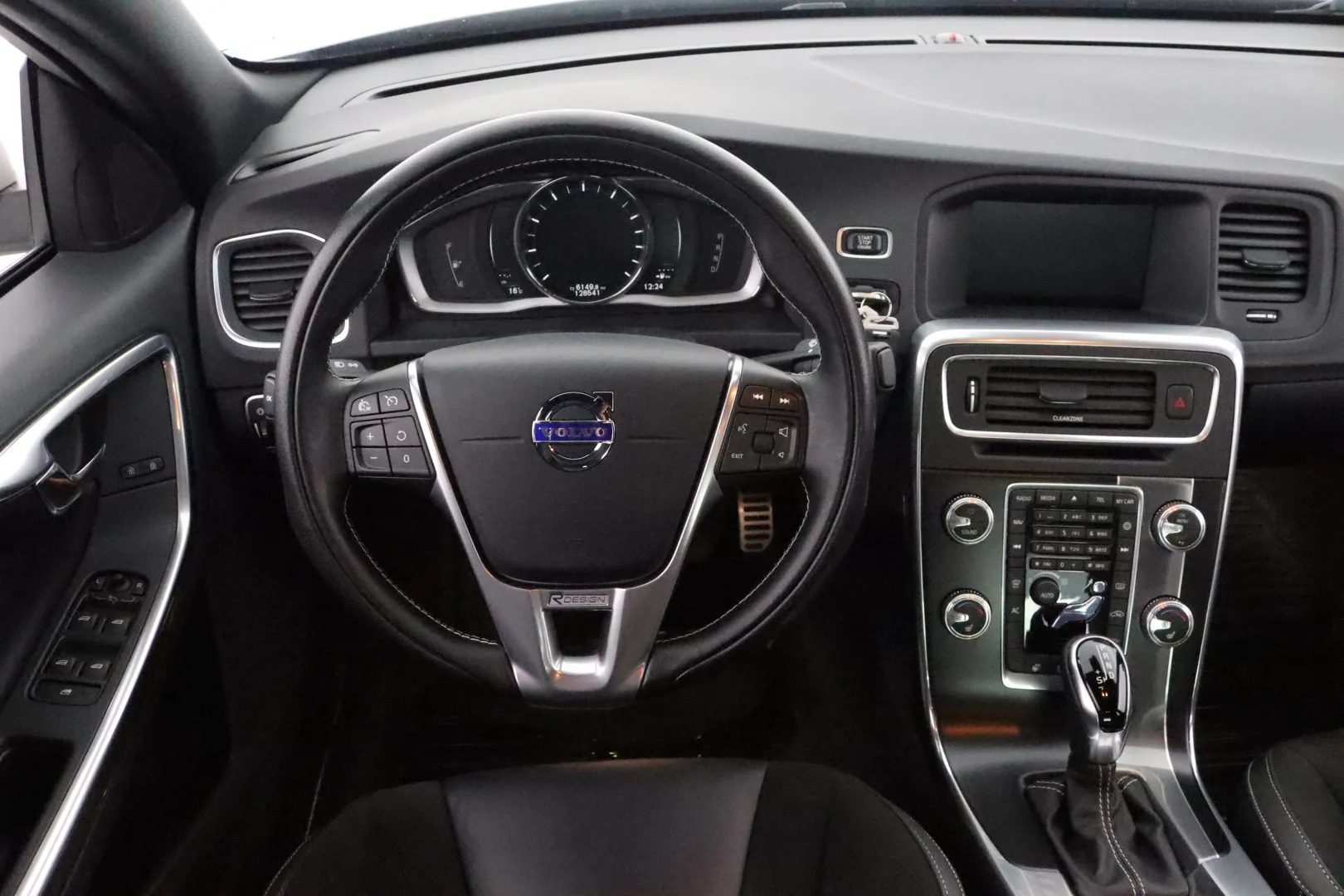 VOLVO S60 JKU-251 carousel image