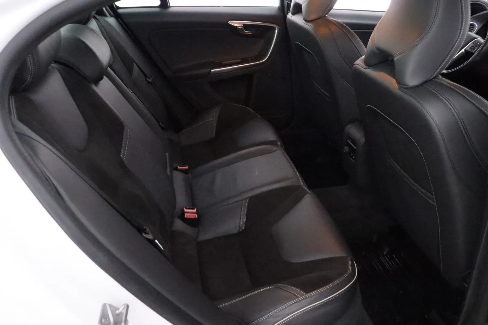 VOLVO S60 JKU-251 carousel image