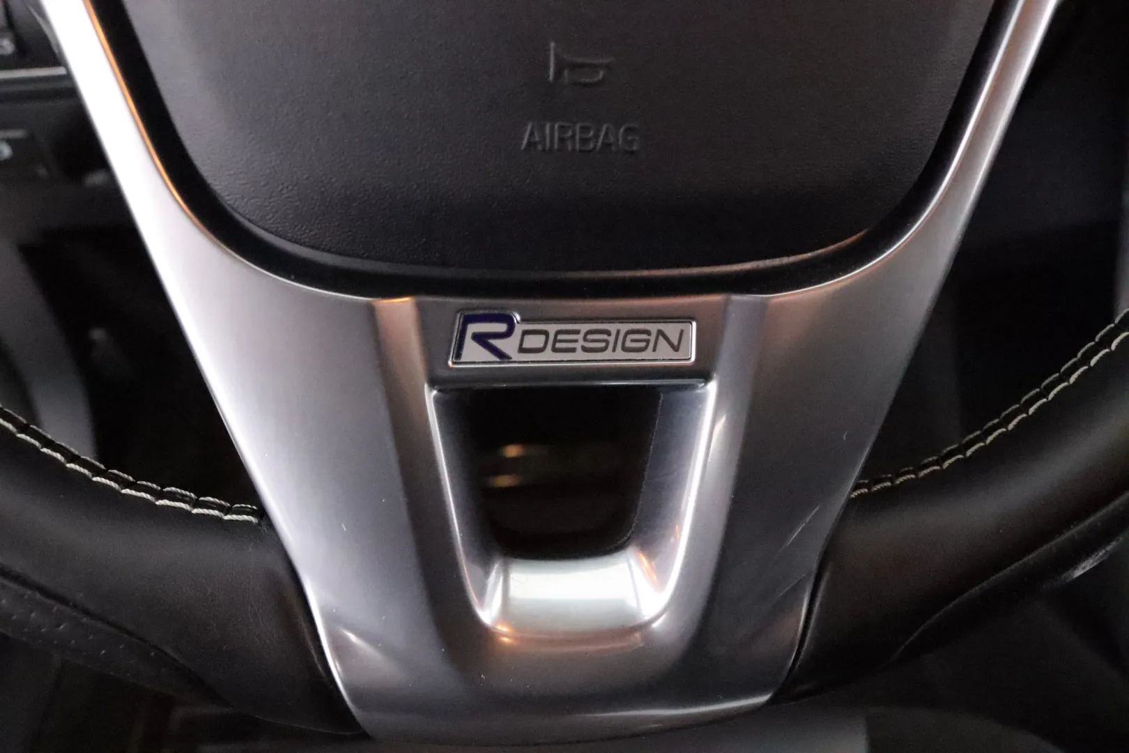 VOLVO S60 JKU-251 carousel image