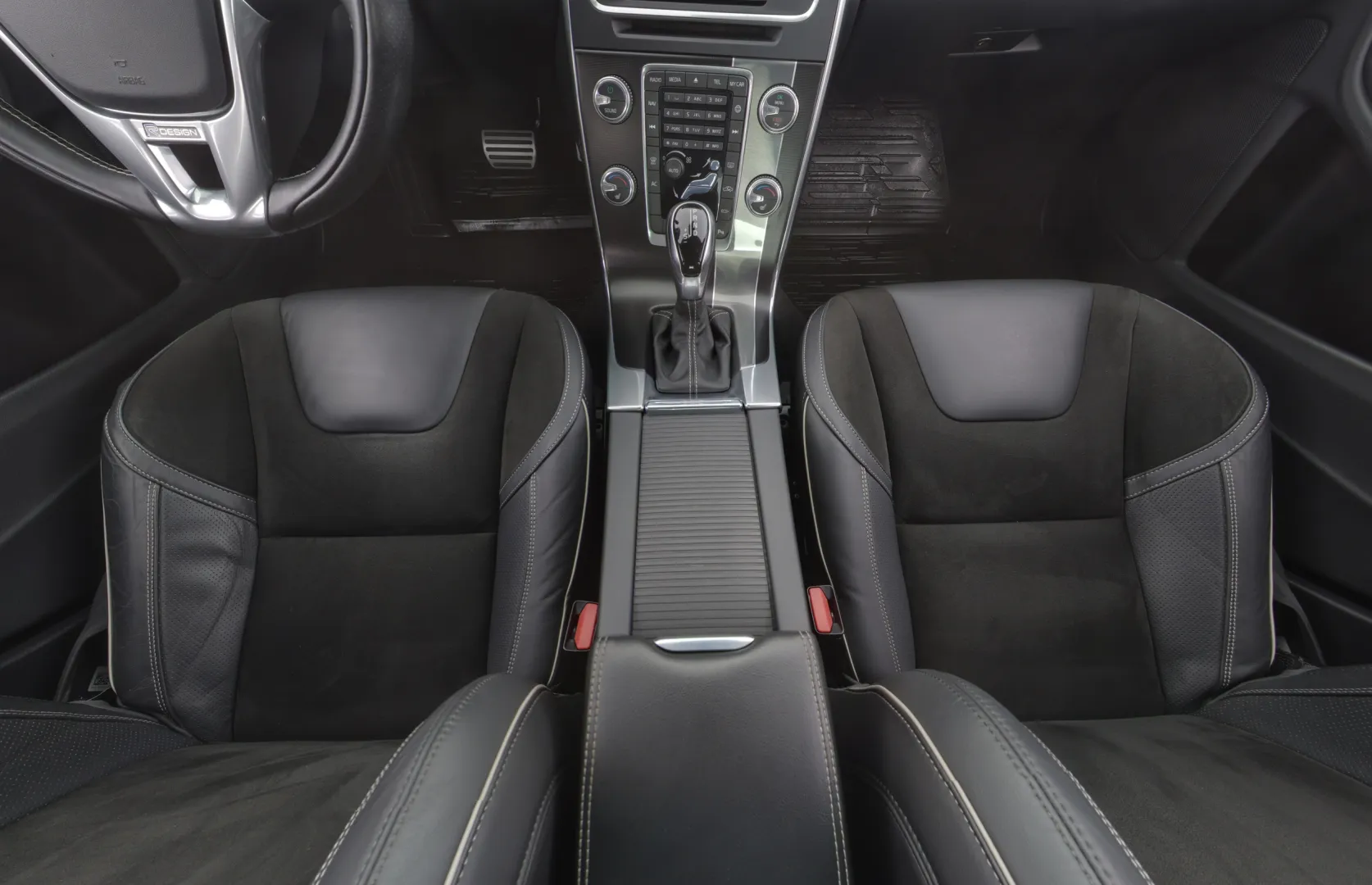 VOLVO S60 JKU-251 carousel image