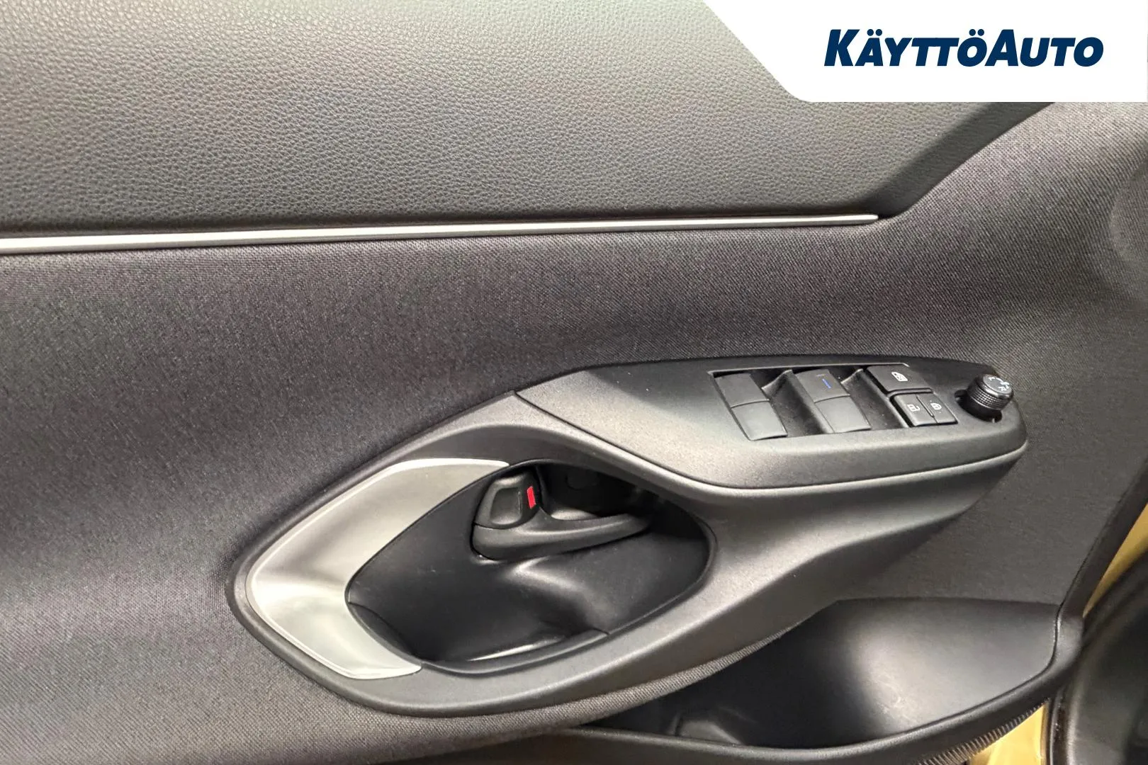 TOYOTA Yaris Cross RVV-408 carousel image