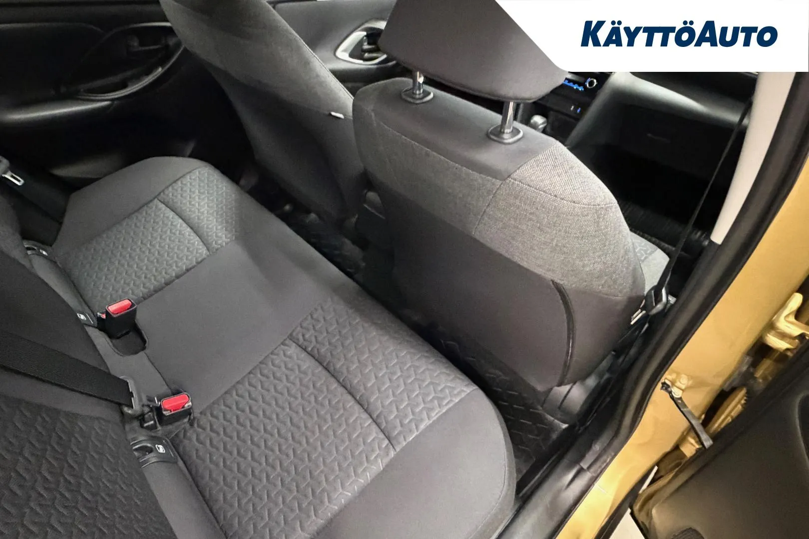 TOYOTA Yaris Cross RVV-408 carousel image