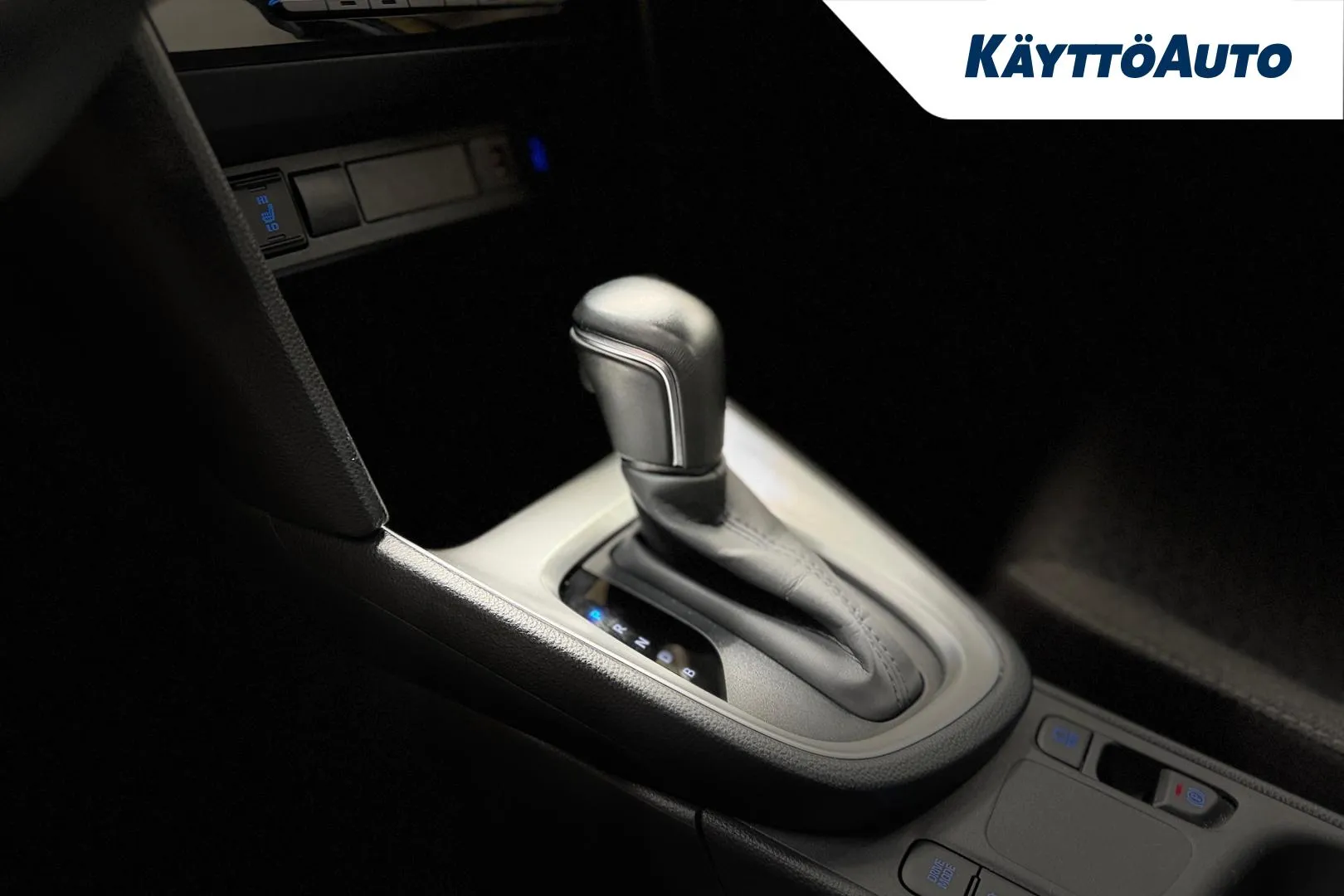 TOYOTA Yaris Cross RVV-408 carousel image