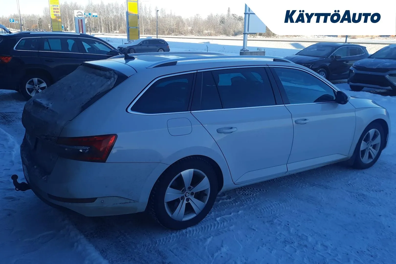 SKODA Superb CPC-871 carousel image