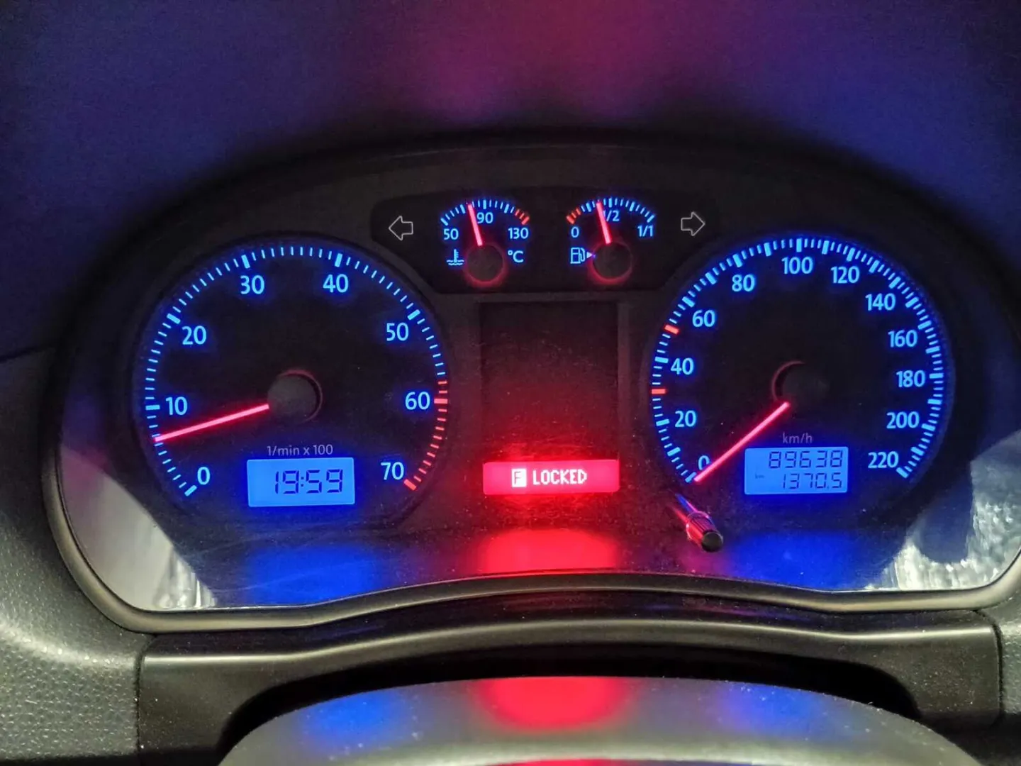 VOLKSWAGEN Polo NHA-120 carousel image