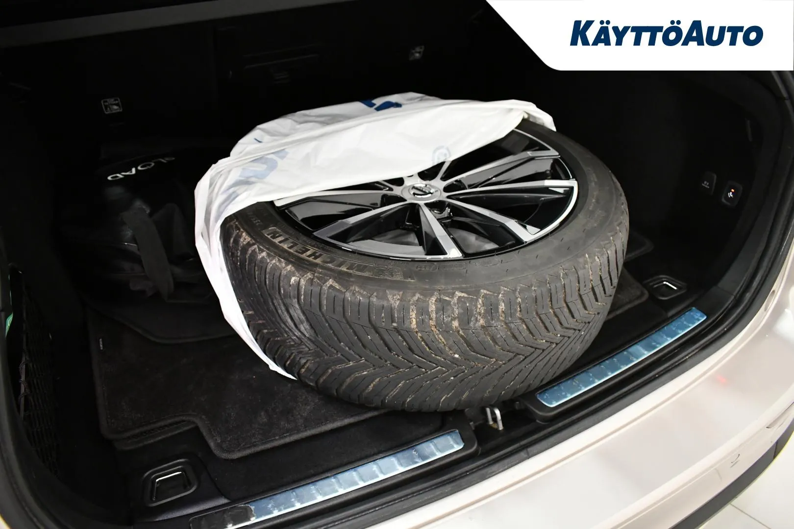 VOLVO V60 NMT-285 carousel image