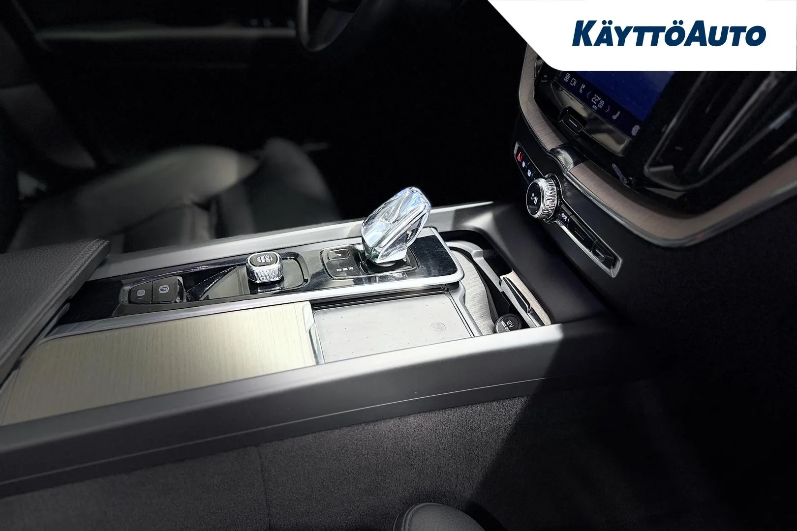 VOLVO XC60 XPP-882 carousel image