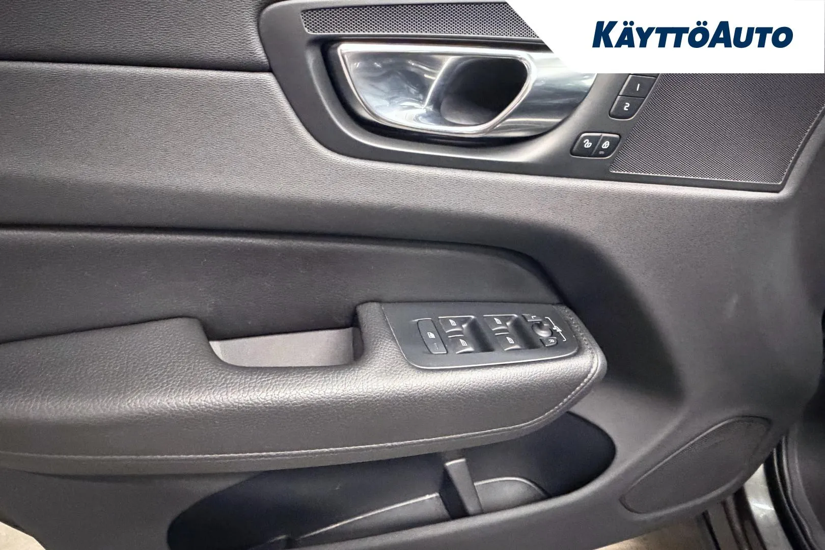 VOLVO XC60 XPP-882 carousel image