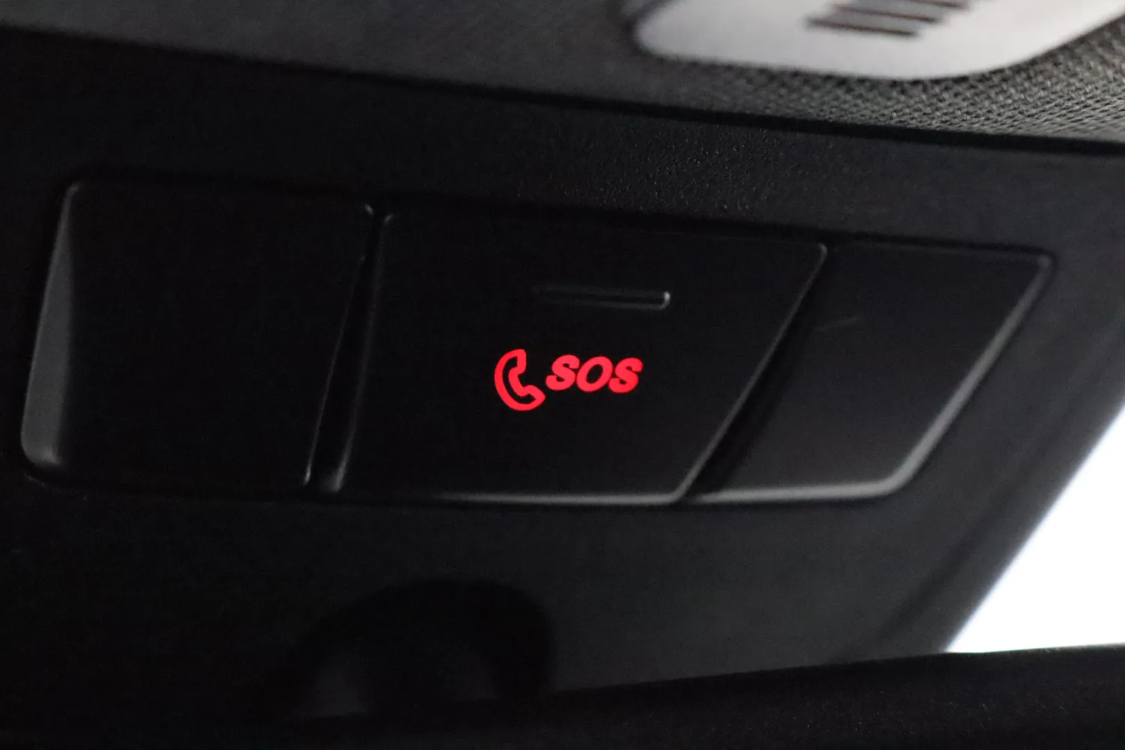 MERCEDES-BENZ CLA ZLE-827 carousel image