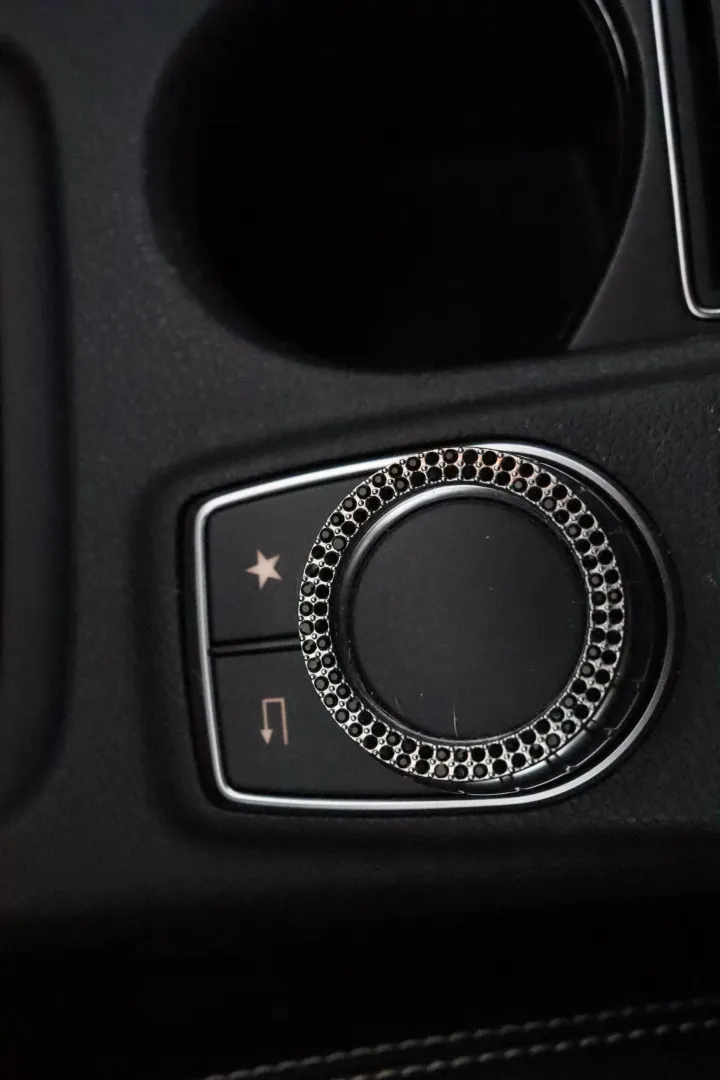 MERCEDES-BENZ CLA ZLE-827 carousel image