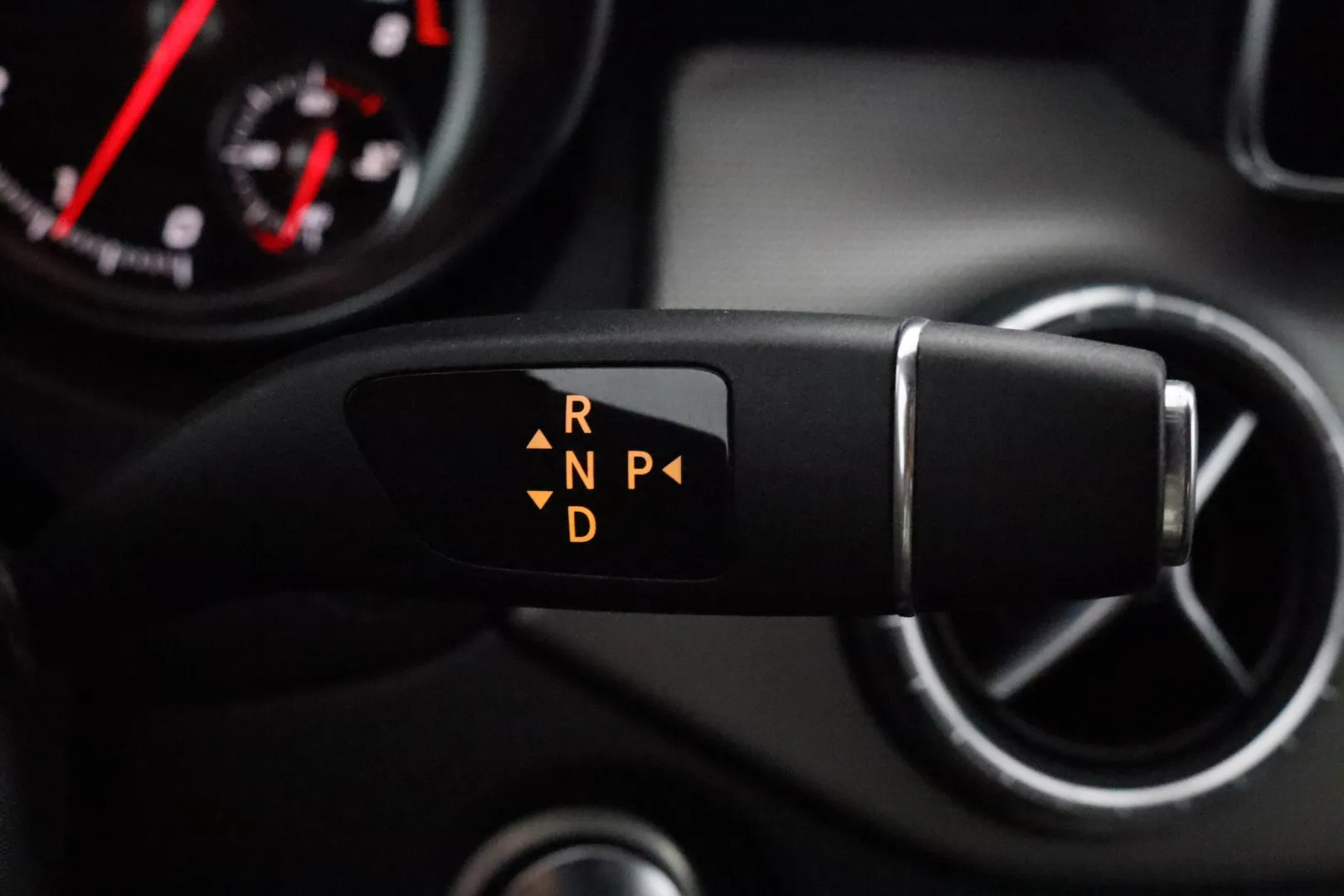 MERCEDES-BENZ CLA ZLE-827 carousel image