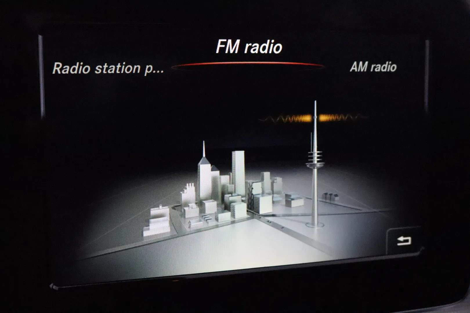 MERCEDES-BENZ CLA ZLE-827 carousel image