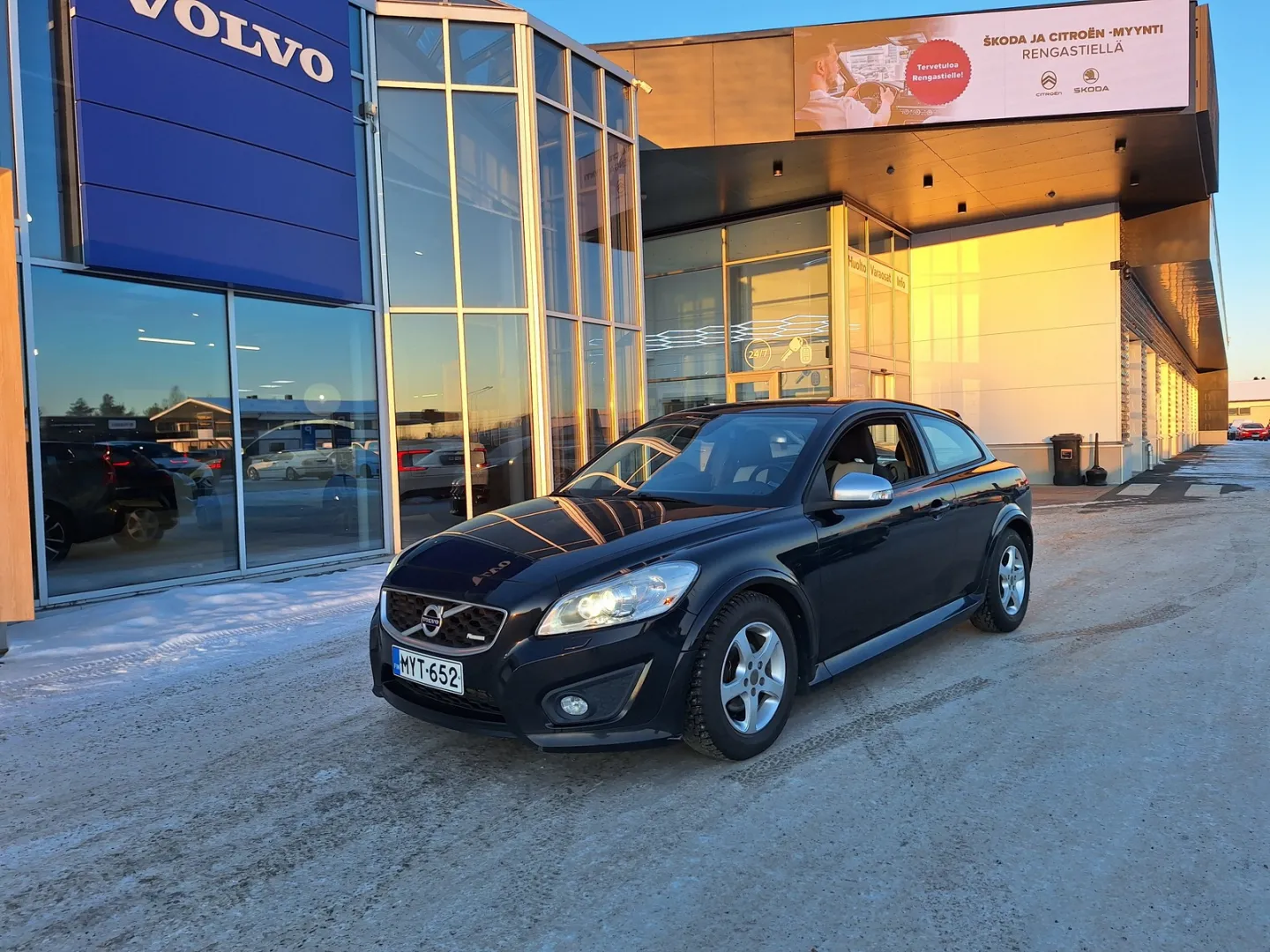 VOLVO C30 MYT-652 carousel image