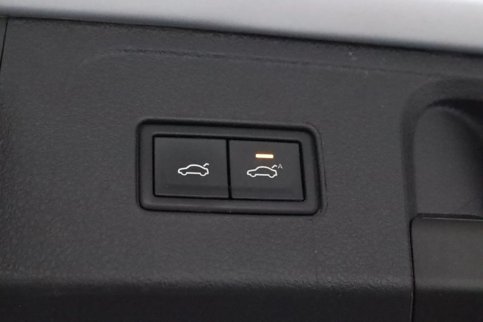 VOLKSWAGEN Passat FOF-648 carousel image