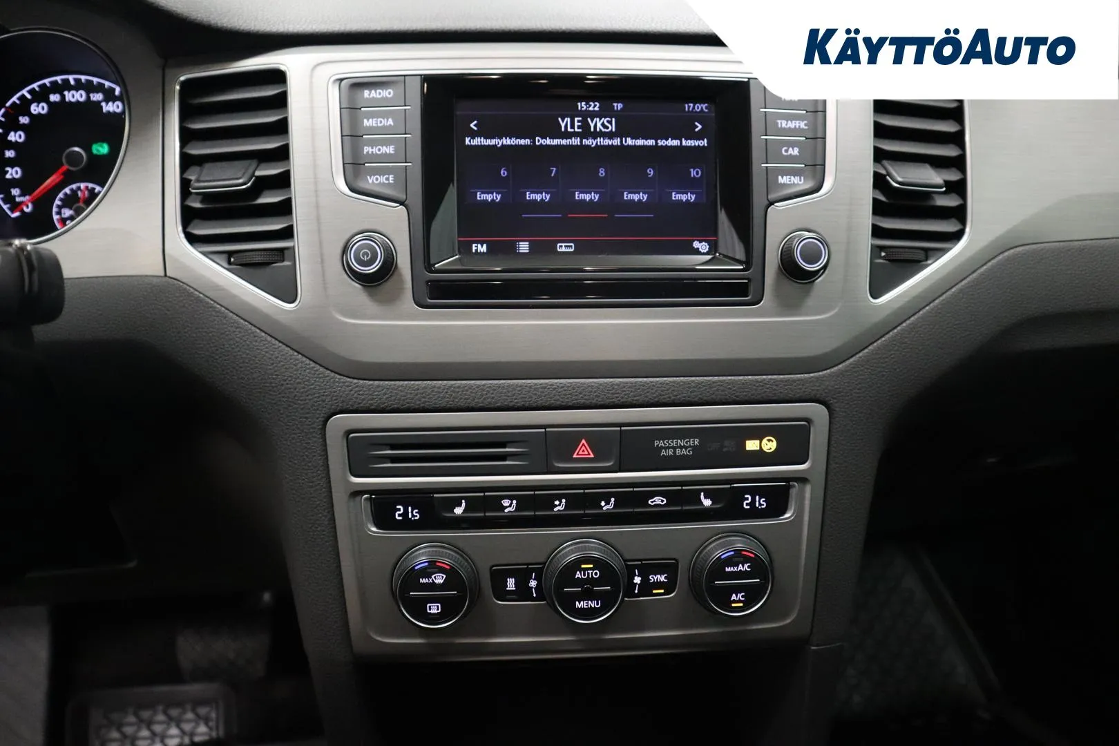 VOLKSWAGEN Golf Sportsvan ENJ-439 carousel image