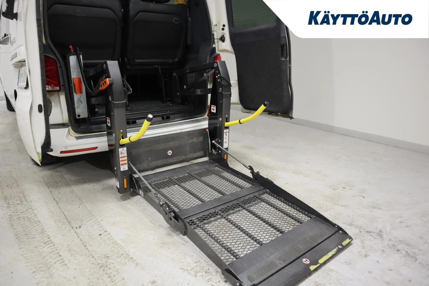 VOLKSWAGEN Transporter COP-501 carousel image