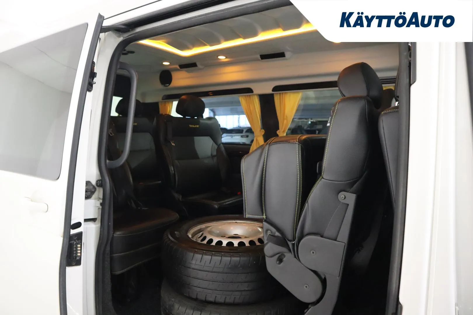 VOLKSWAGEN Transporter COP-501 carousel image