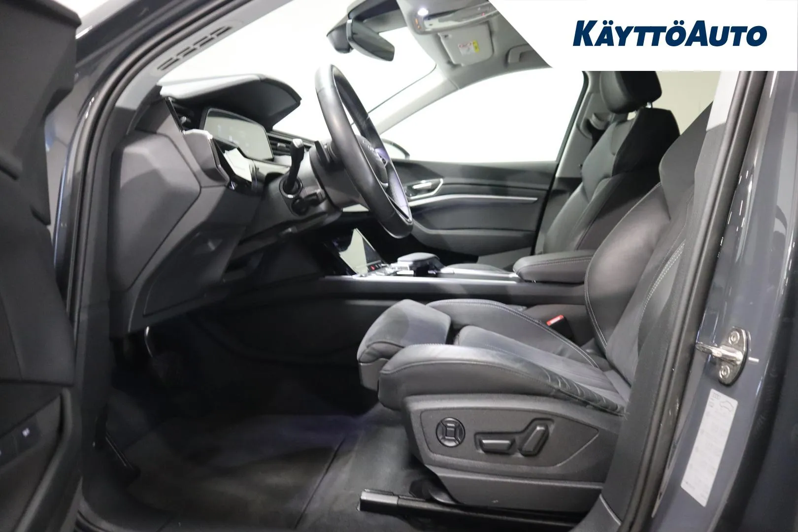 Audi Q8 e-tron EUR-767 carousel image