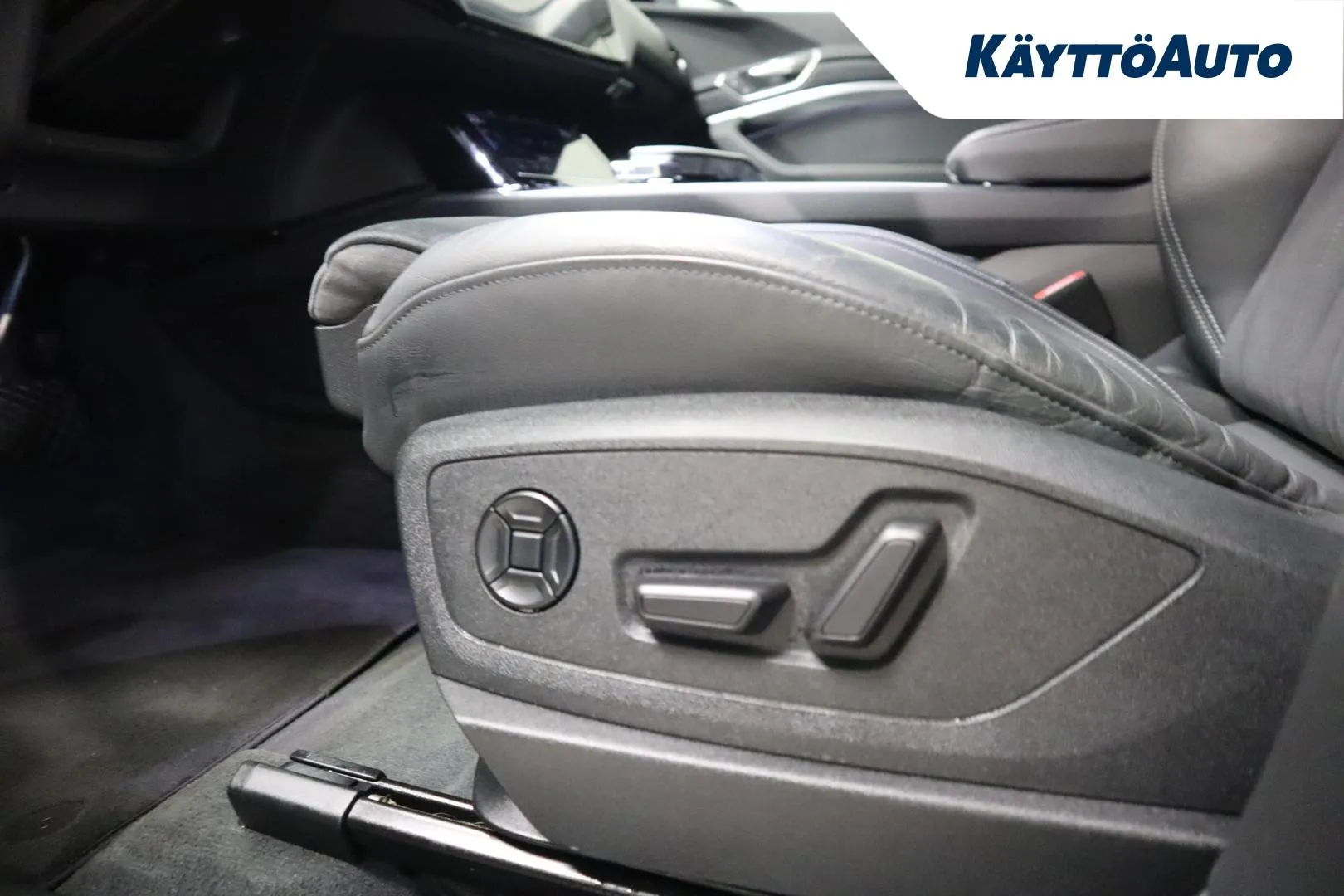 Audi Q8 e-tron EUR-767 carousel image