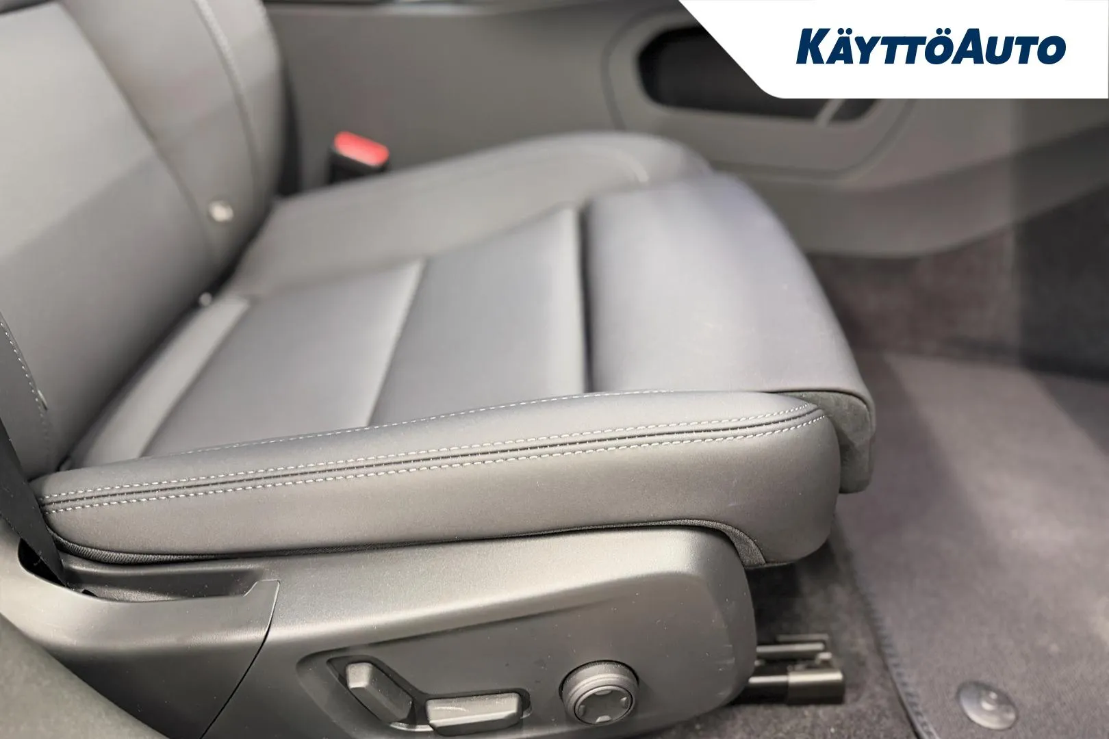 POLESTAR 2 ISJ-301 carousel image