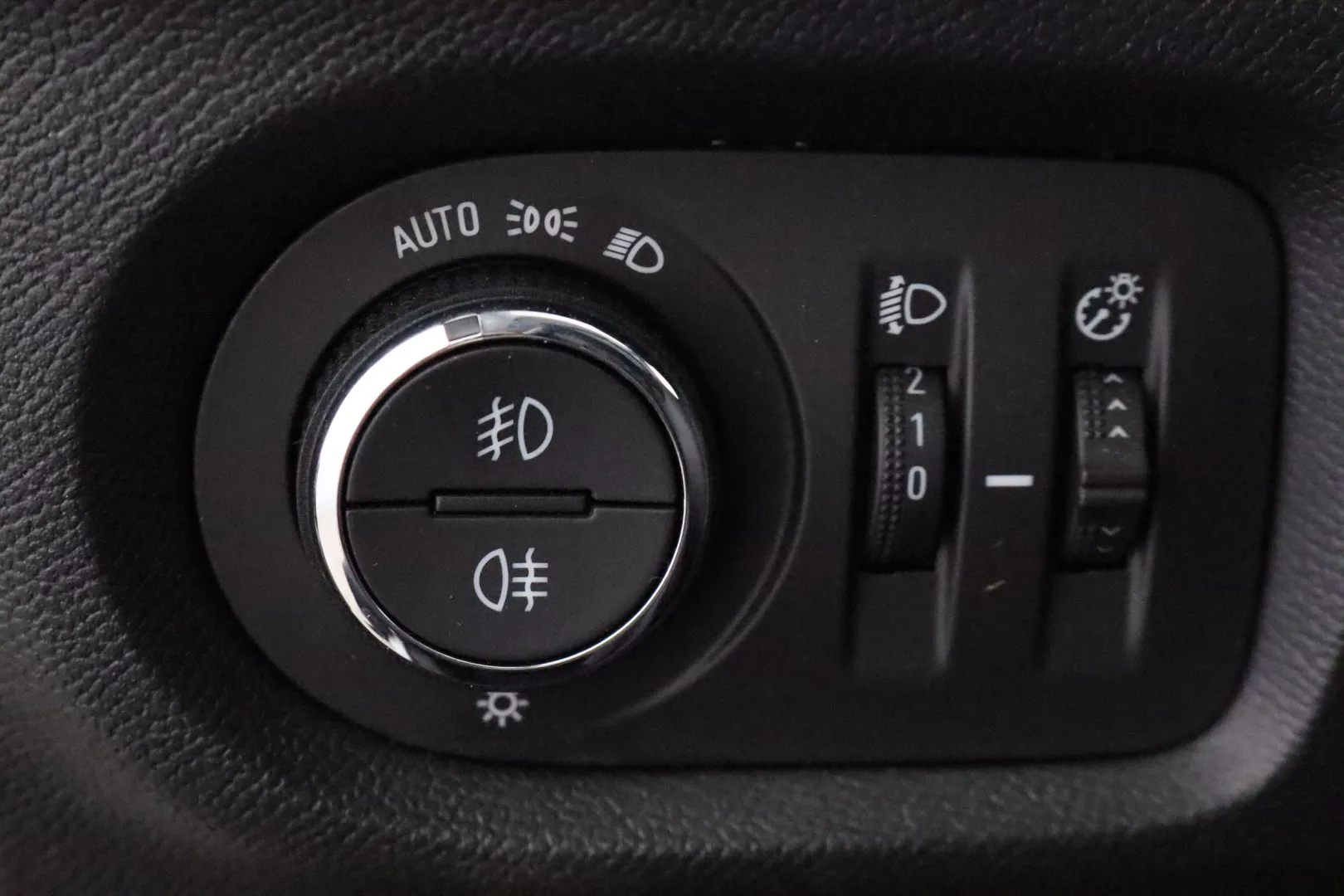 OPEL Corsa ZNA-144 carousel image