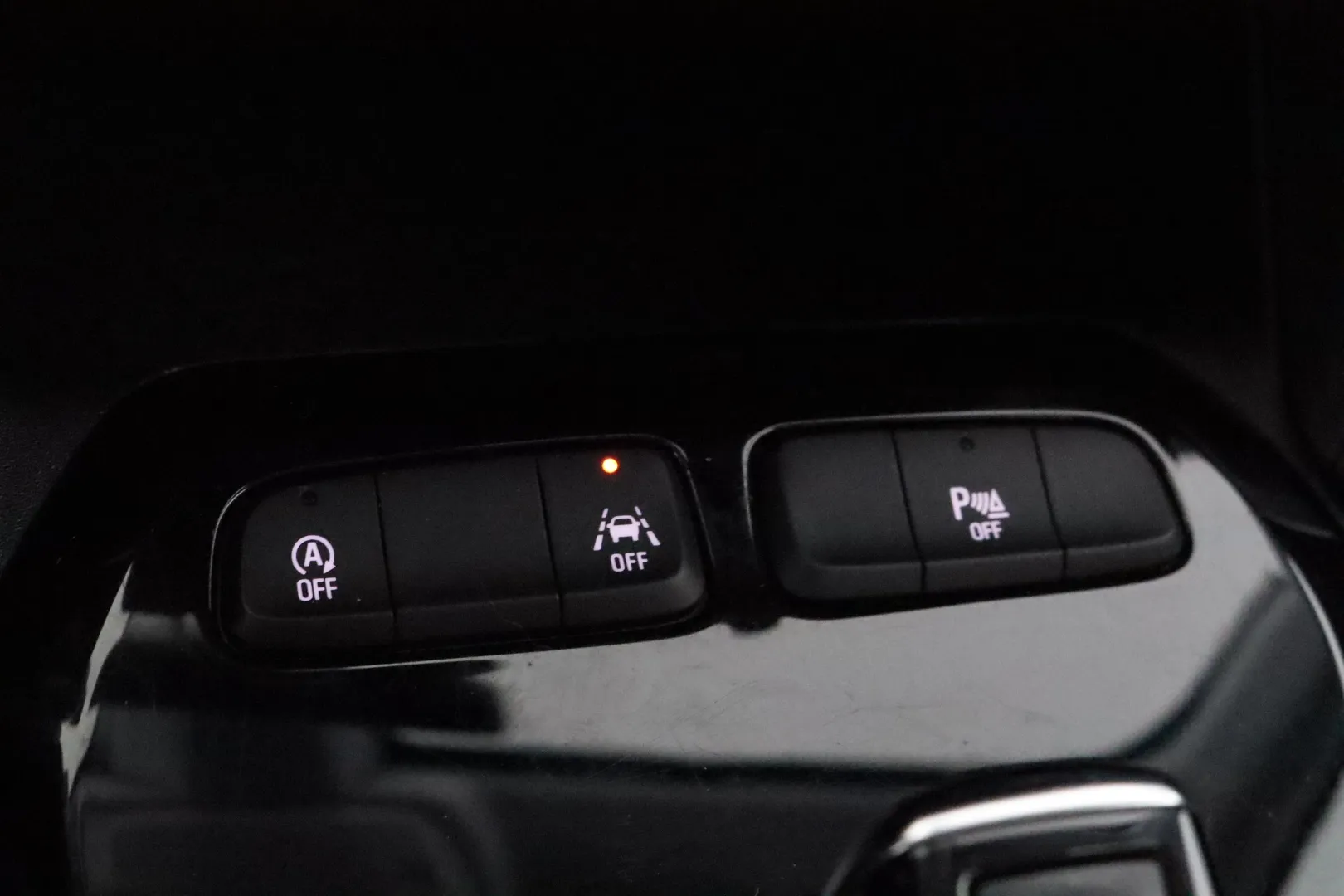 OPEL Corsa ZNA-144 carousel image