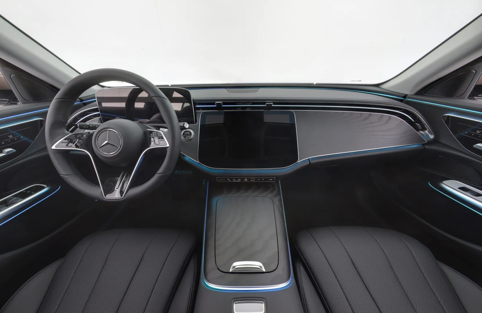 Mercedes-Benz E MRS-470 carousel image