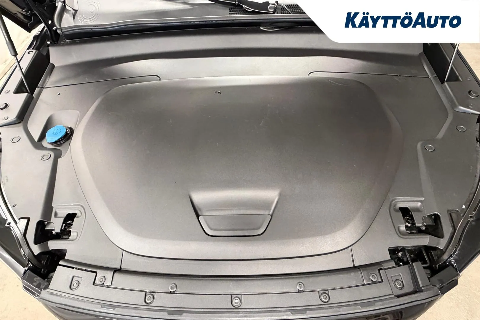 VOLVO EC40 LTP-467 carousel image