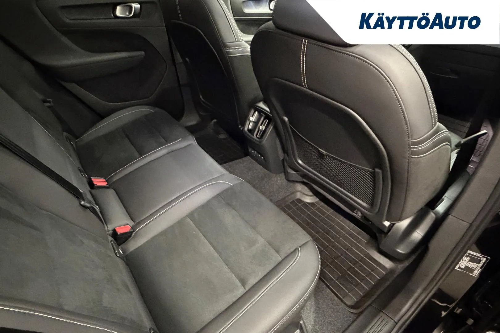 VOLVO EC40 LTP-467 carousel image