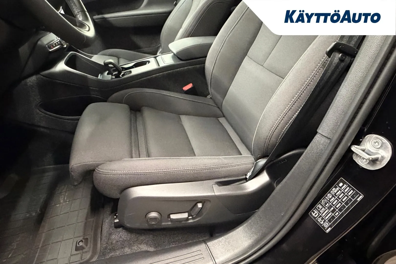 VOLVO EC40 LTP-468 carousel image