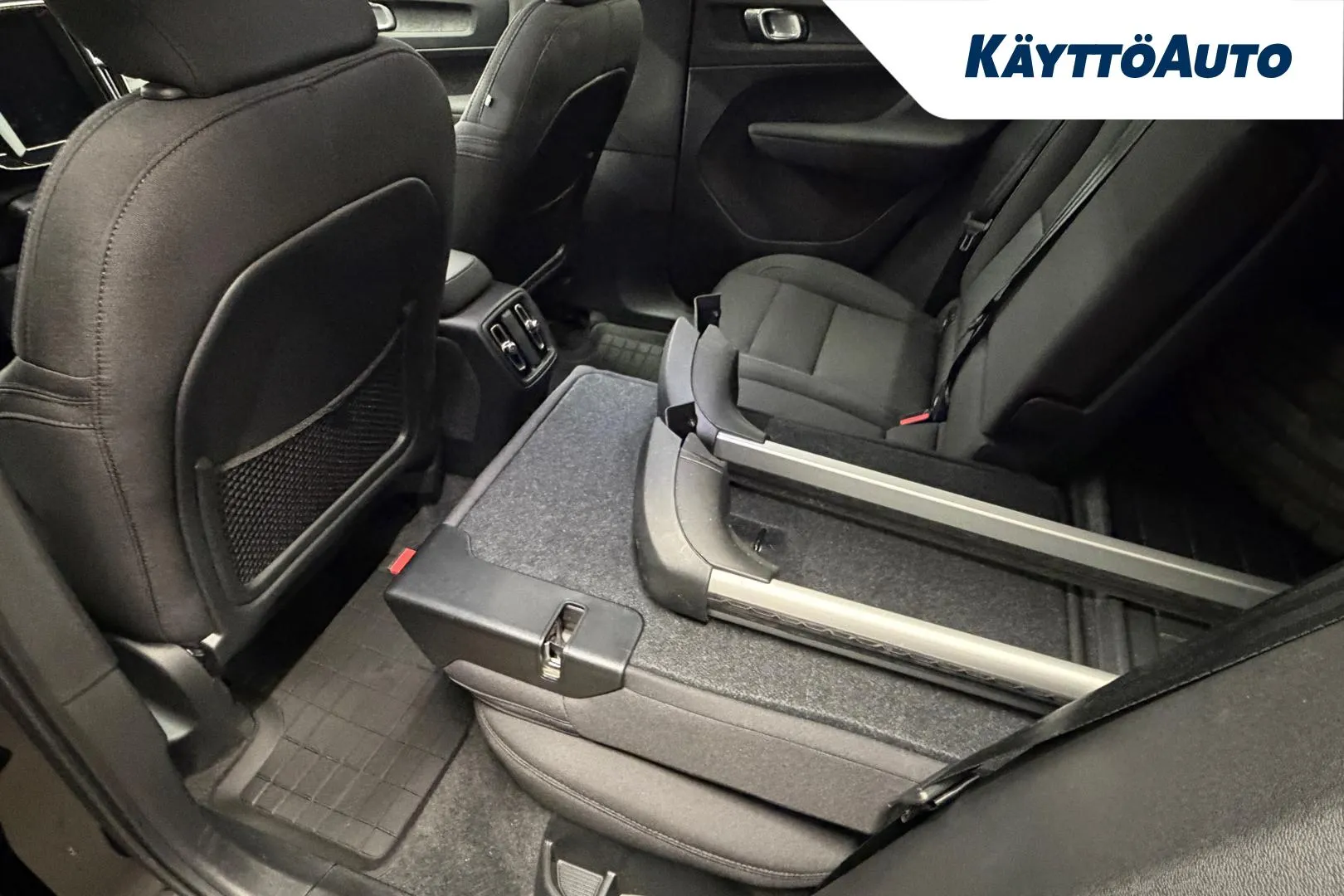 VOLVO EC40 LTP-468 carousel image