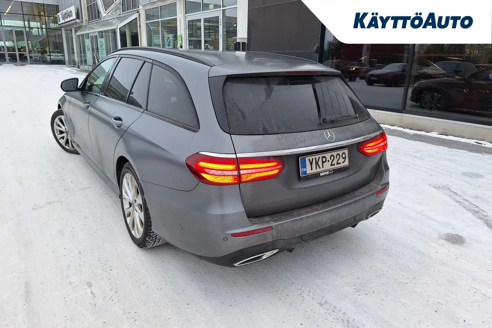 MERCEDES-BENZ E YKP-229 carousel image