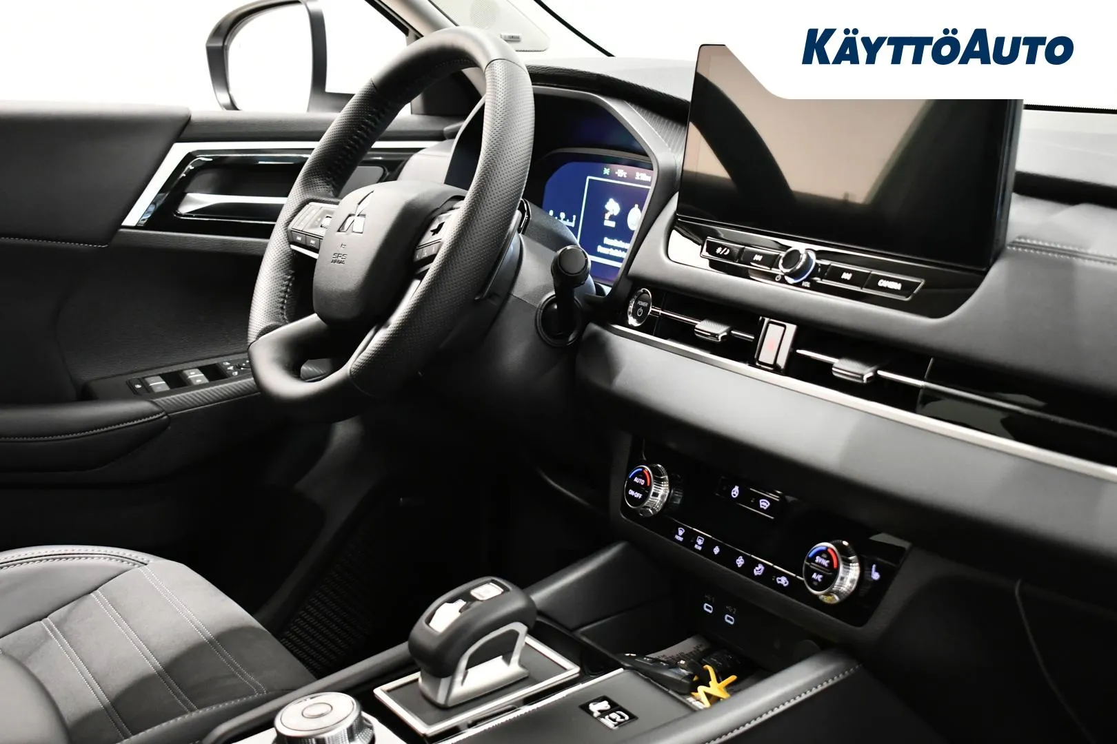 Mitsubishi Outlander XUZ-352 carousel image