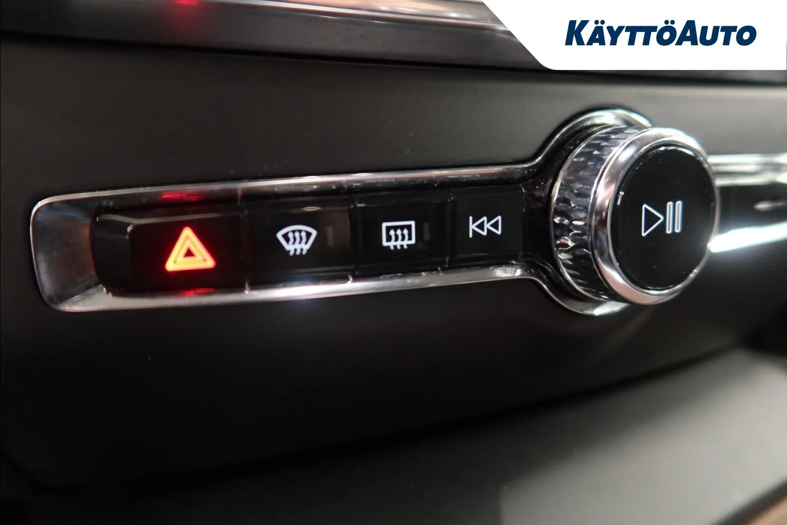 VOLVO V60 Cross Country NMA-900 carousel image