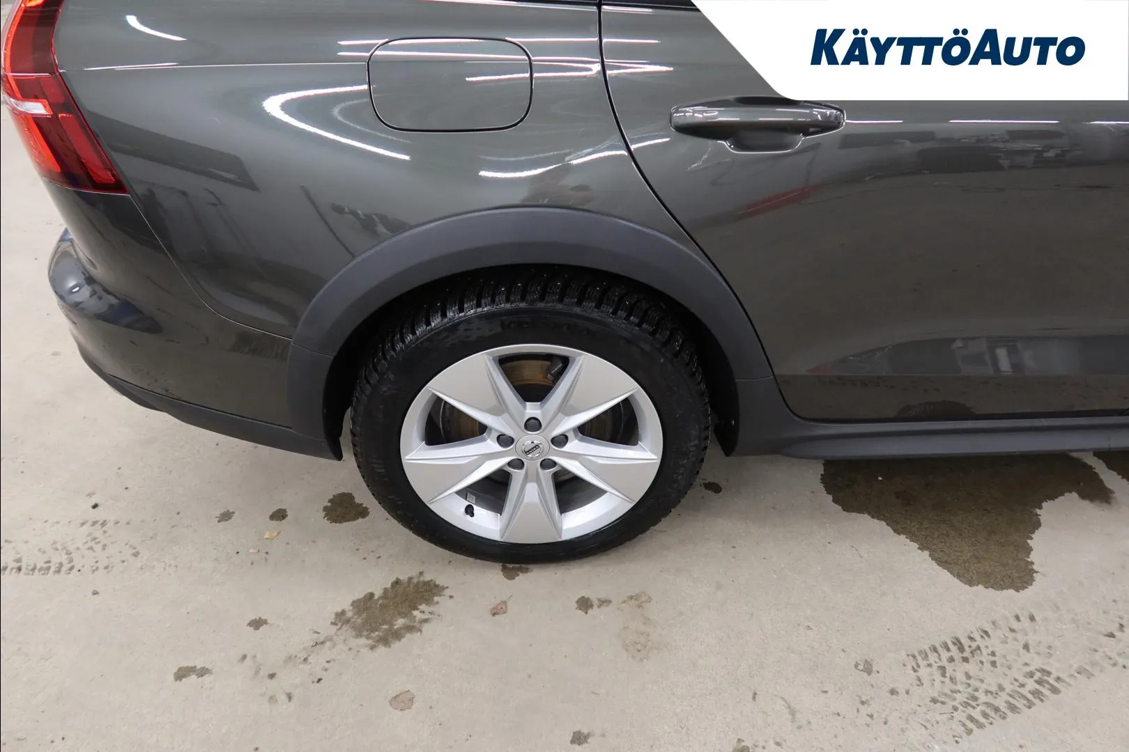 VOLVO V60 Cross Country NMA-900 carousel image