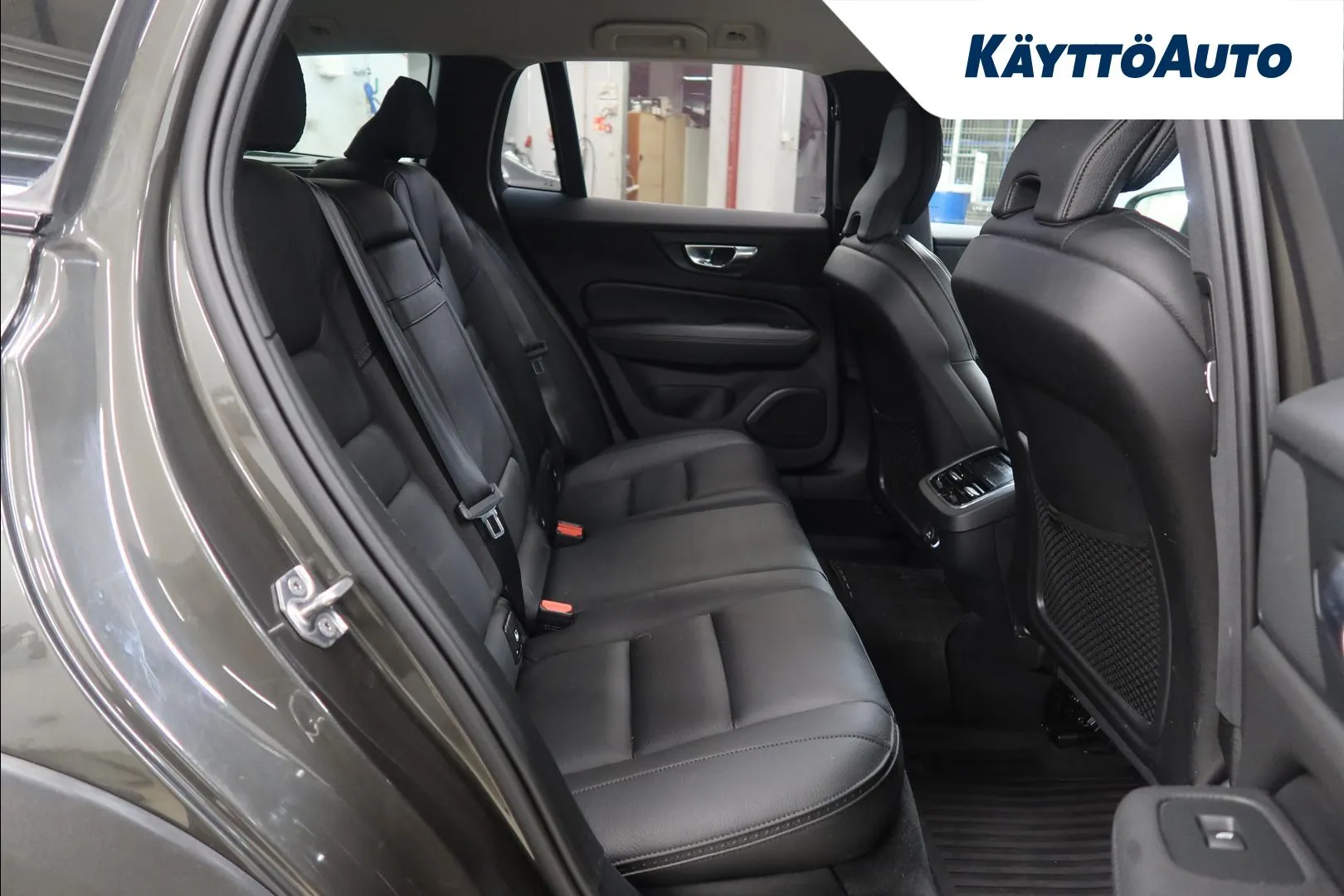 VOLVO V60 Cross Country NMA-900 carousel image