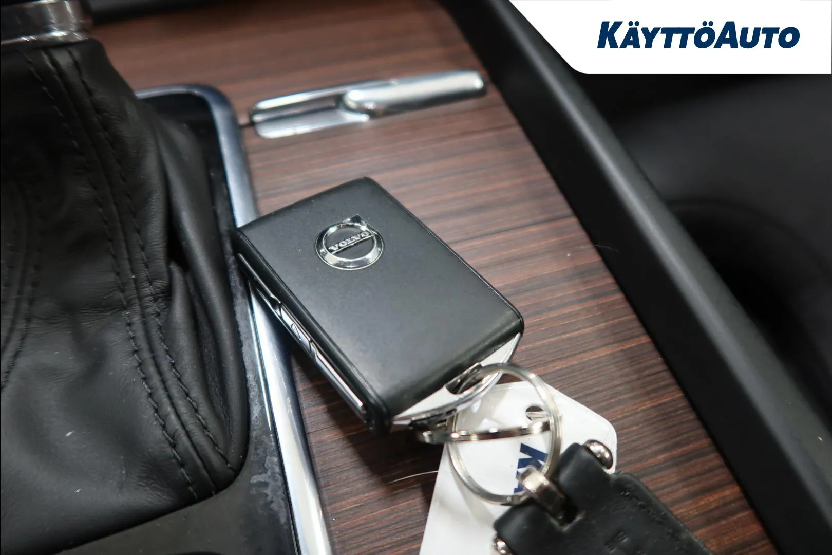 VOLVO V60 Cross Country NMA-900 carousel image