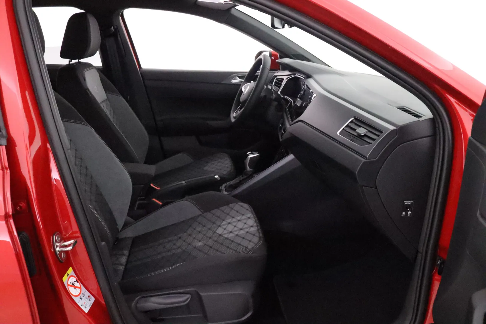 Volkswagen Taigo XTN-819 carousel image