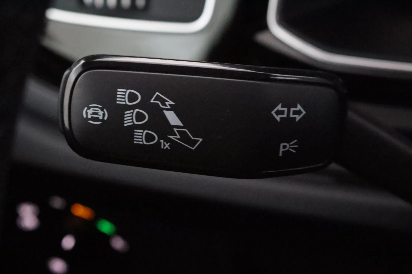 Volkswagen Taigo XTN-819 carousel image