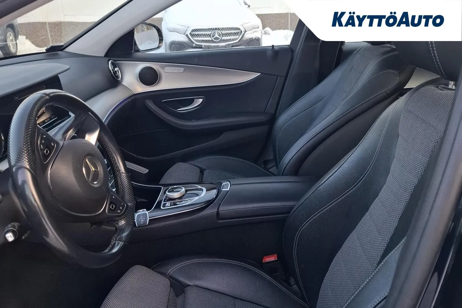 Mercedes-Benz E RSL-606 carousel image