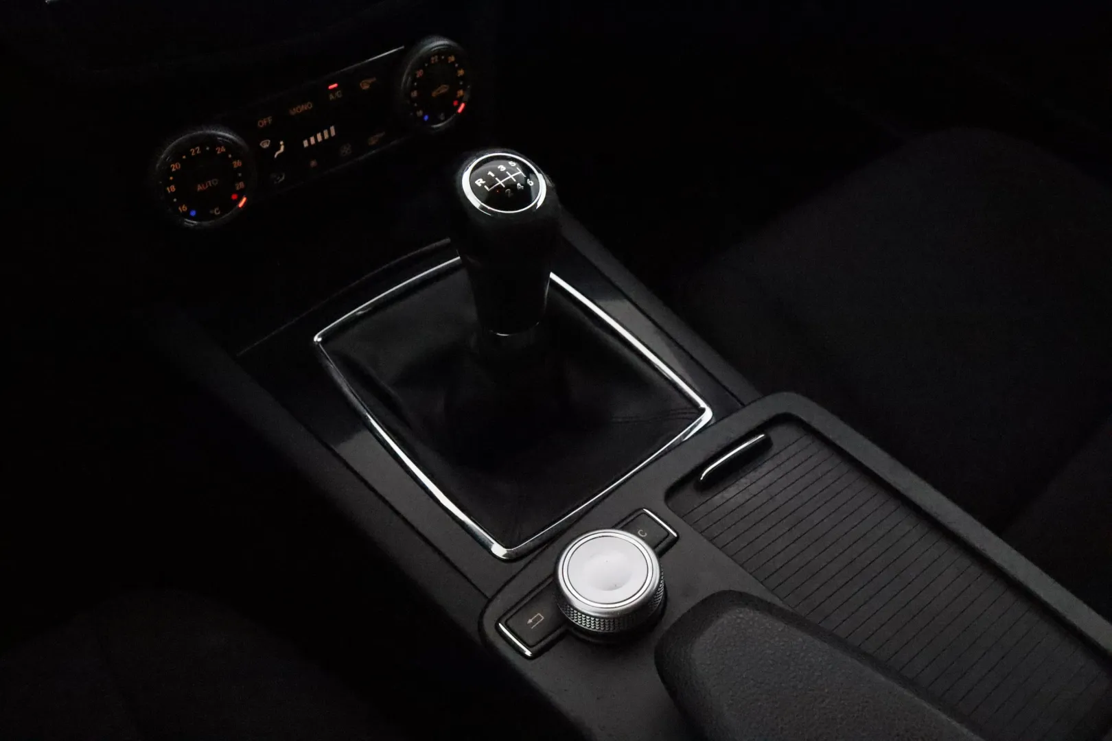 MERCEDES-BENZ C FKN-476 carousel image