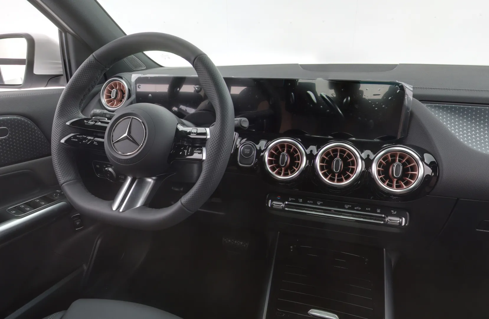 Mercedes-Benz EQA LTP-632 carousel image