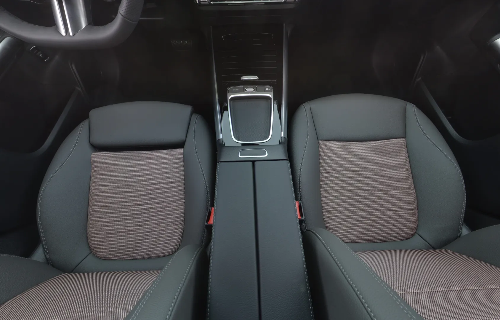 Mercedes-Benz EQA LTP-632 carousel image