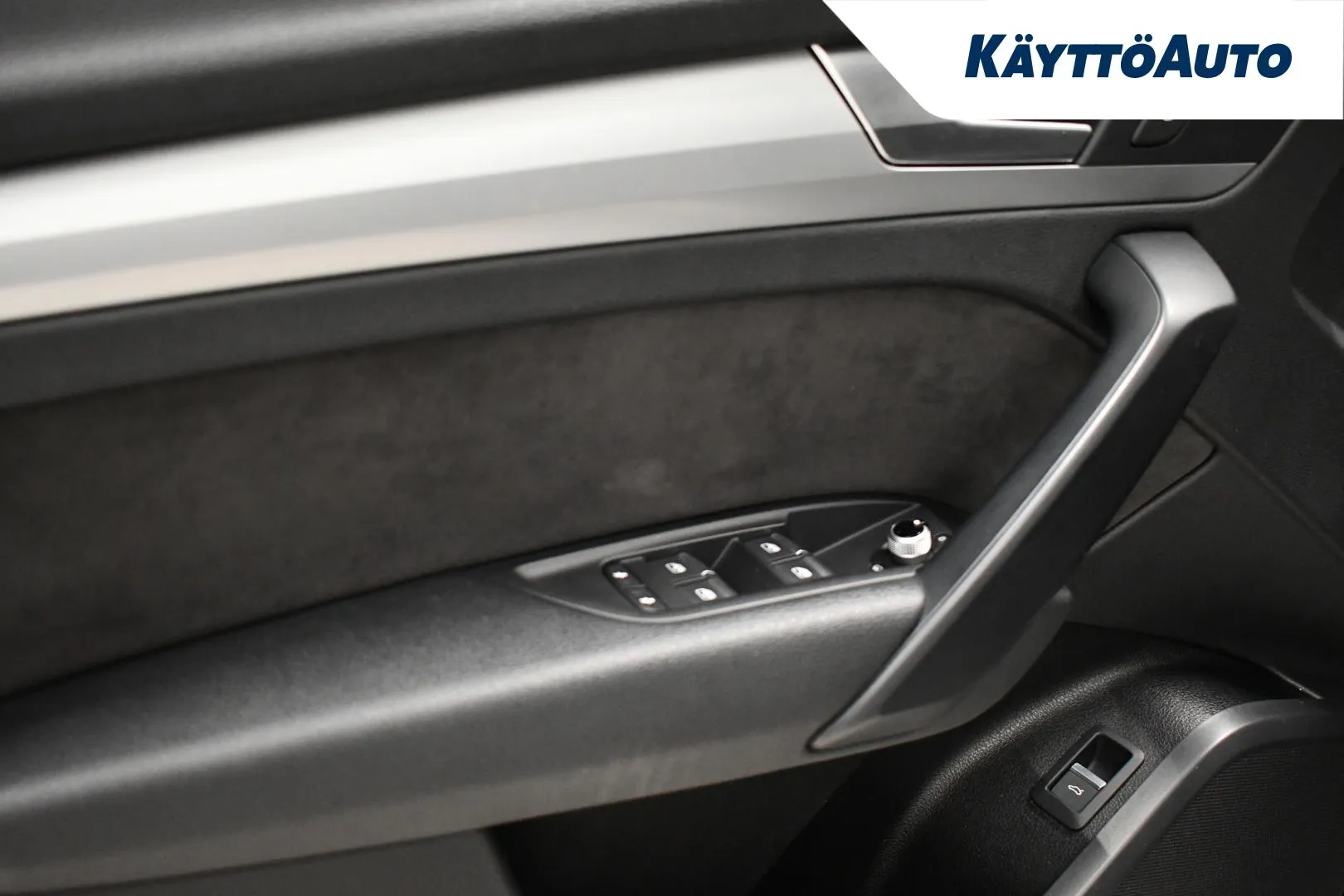 Audi Q5 CMC-155 carousel image